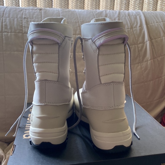 The North Face Yukiona Snow Boots - Picture 3 of 11